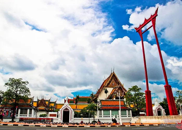 Mitr Mrt Samyot Station - The Grand Palace *
