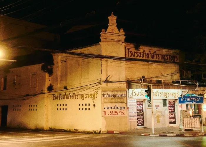 Mitr Mrt Samyot Station - The Grand Palace * Bangkok